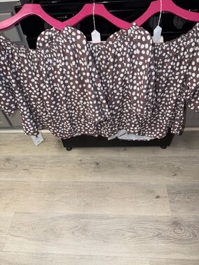 Brown Floral Off-Shoulder Top with White Daisy Print